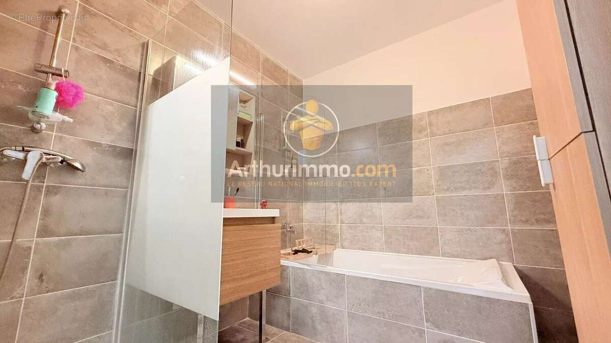 Maison à POURRIERES