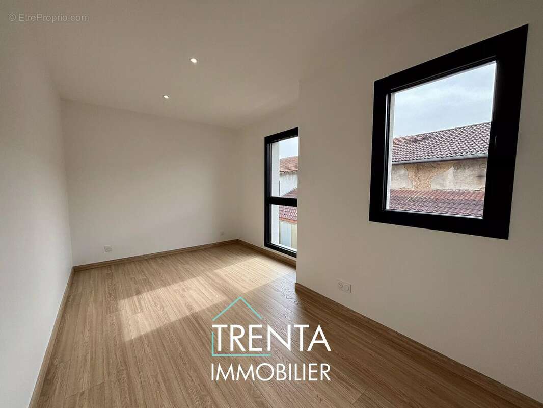 Appartement à SILLANS