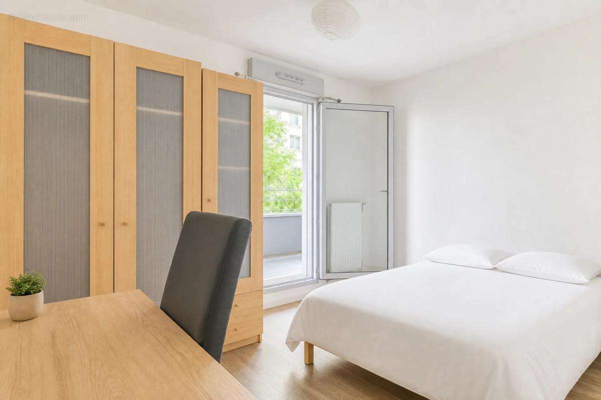 Appartement de 5 pièces de 100 m² situé à Bobigny - photo 5