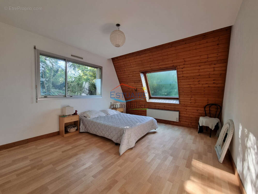 Maison à SAINT-ETIENNE-DE-MONTLUC