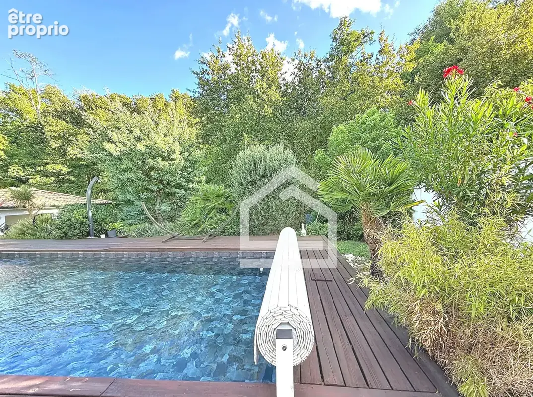 Maison contemporaine de 198 m2, 5 chambres, piscine et double garage - photo 17