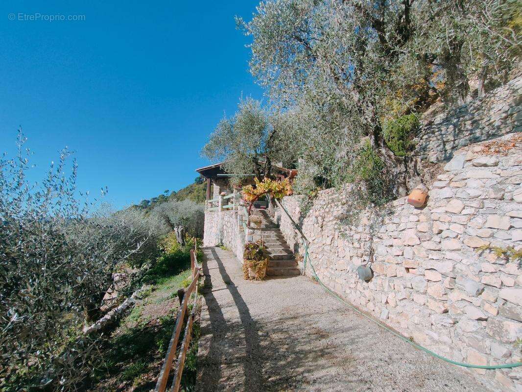 Maison à L&#039;ESCARENE