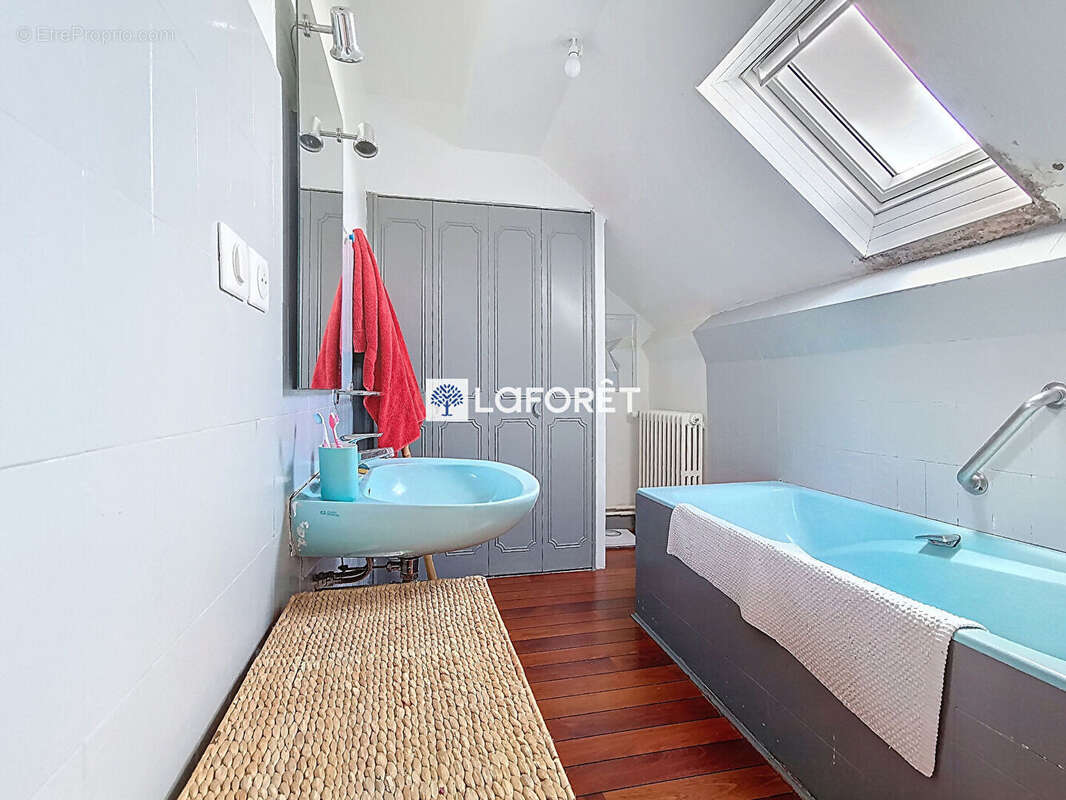 Maison à LE MALZIEU-VILLE