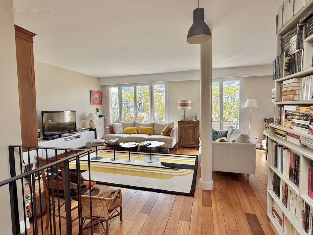 Appartement à PARIS-14E