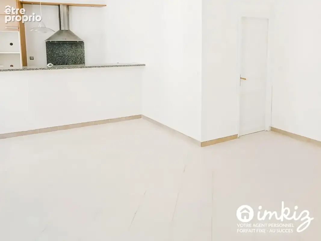 T4 de 80 m² repeint, gros potentiel - photo 5