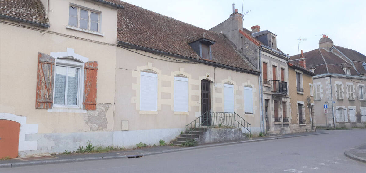 Maison à COSNE-COURS-SUR-LOIRE