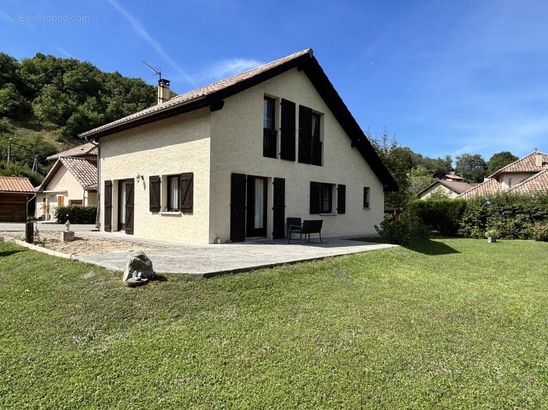 Maison à NOTRE-DAME-DE-MESAGE