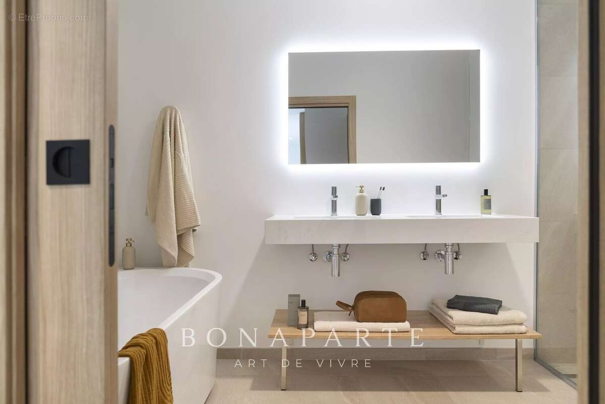 GASSIN - SAINT-TROPEZ Exclusivité : Magnifique villa-appartement en duplex avec très belle vue merUSIVITE : Magnifique "villa ap - photo 34