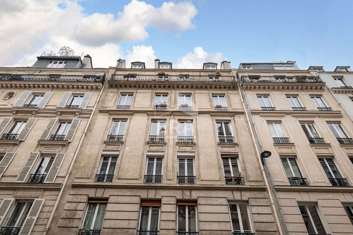 Appartement à PARIS-17E