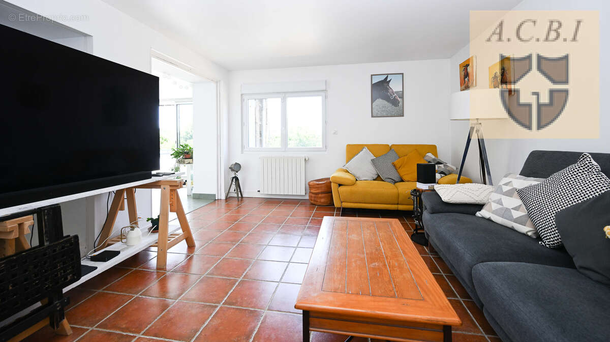Très belle propriété dans un cadre exceptionnel avec piscine, vue panoramique et bord de Loir - photo 7