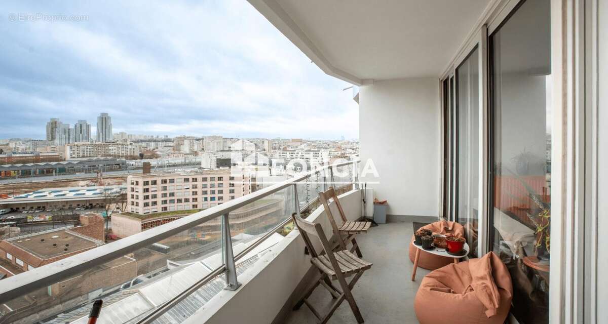 Appartement à PARIS-18E
