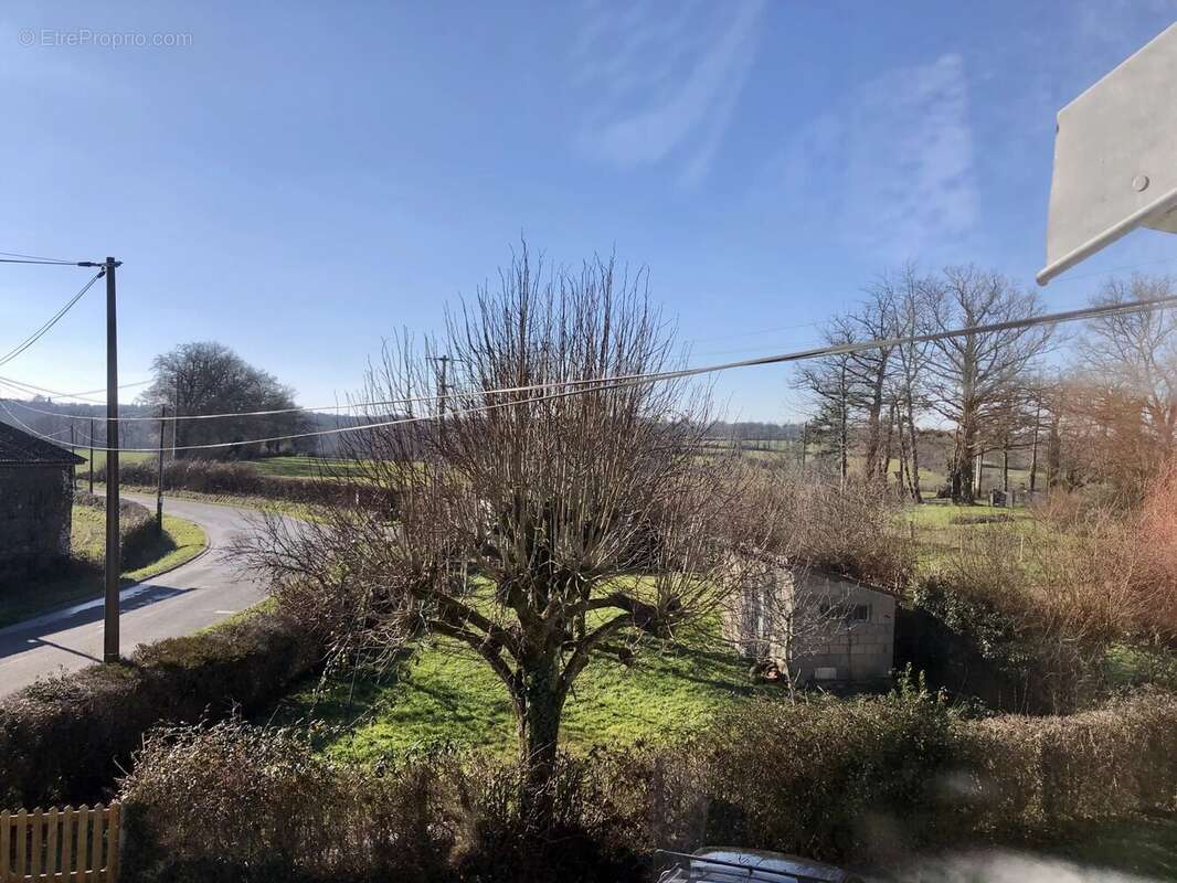 Maison à BUSSIERE-POITEVINE