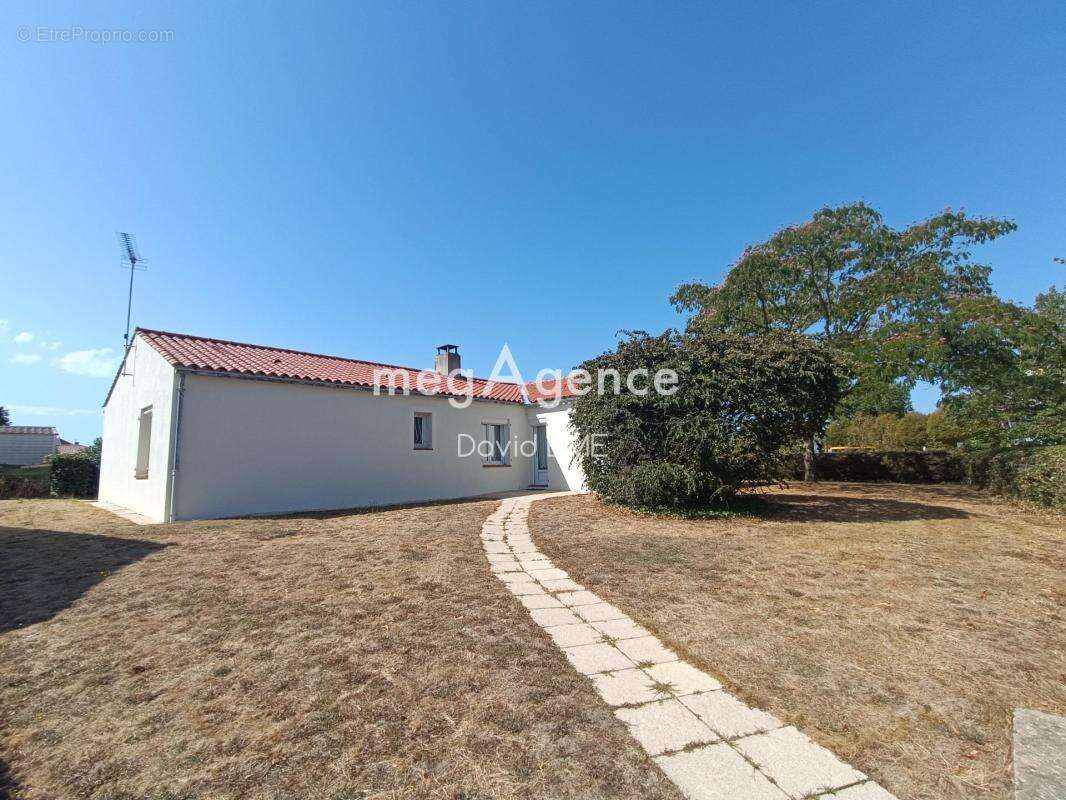 5 Pièces, 108 m2, 3 chambres, AIZENAY Centre - photo 5