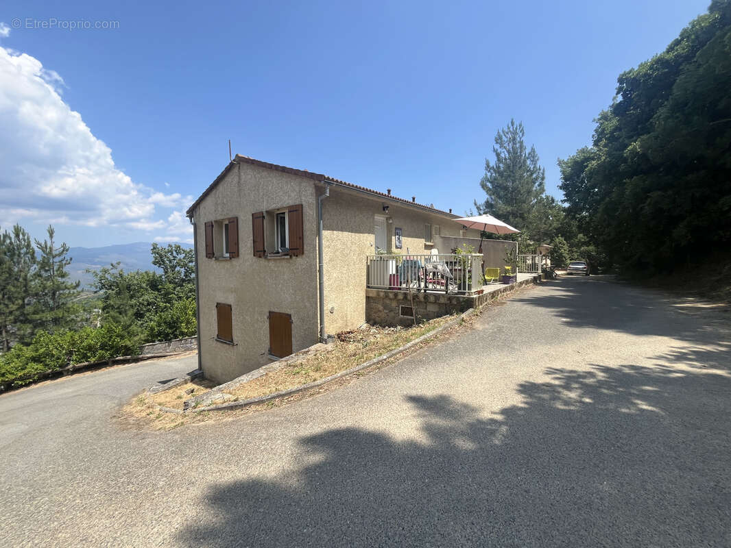 Appartement à CORTE