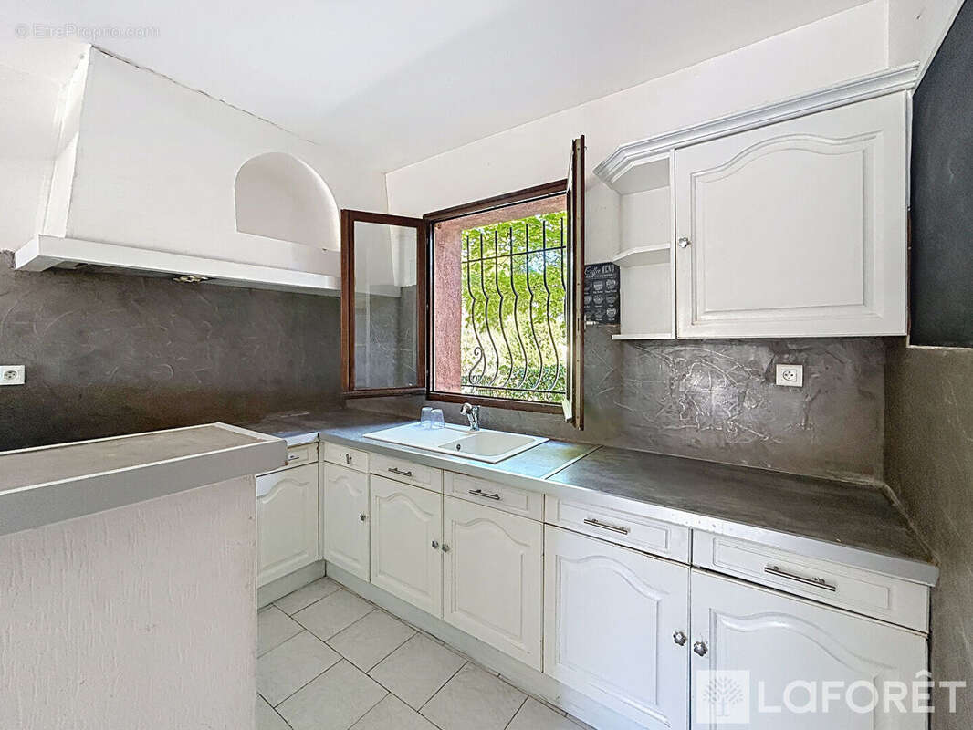 Maison CARRO 4 pièce(s) 82 m2 - photo 4