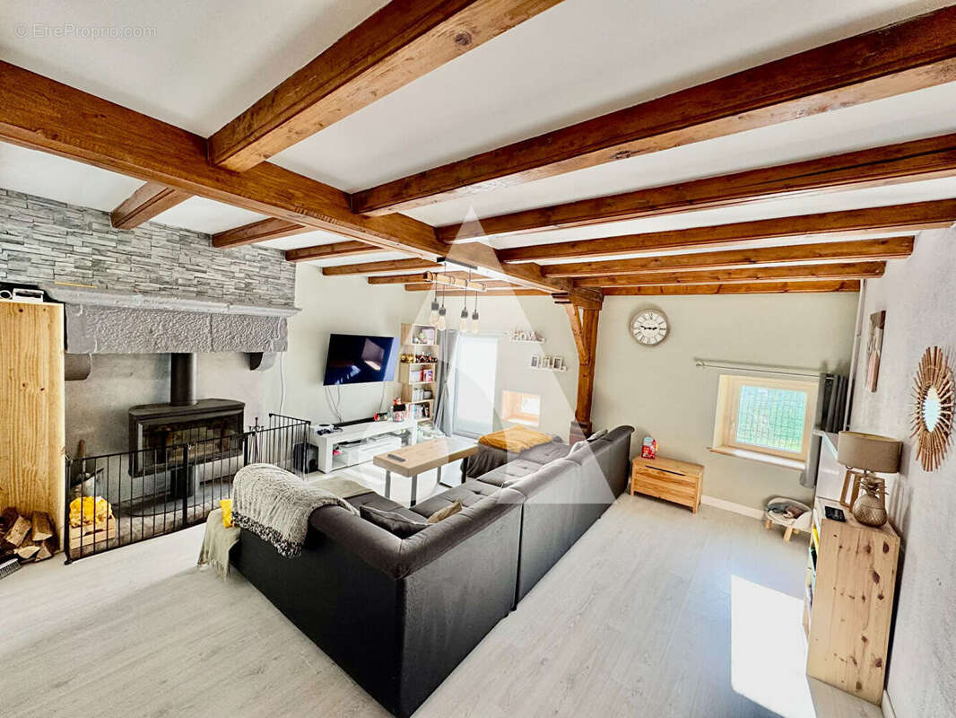 Maison familiale 7 pièces 155m² + dépendance de 57m² - Beaufremont - photo 4