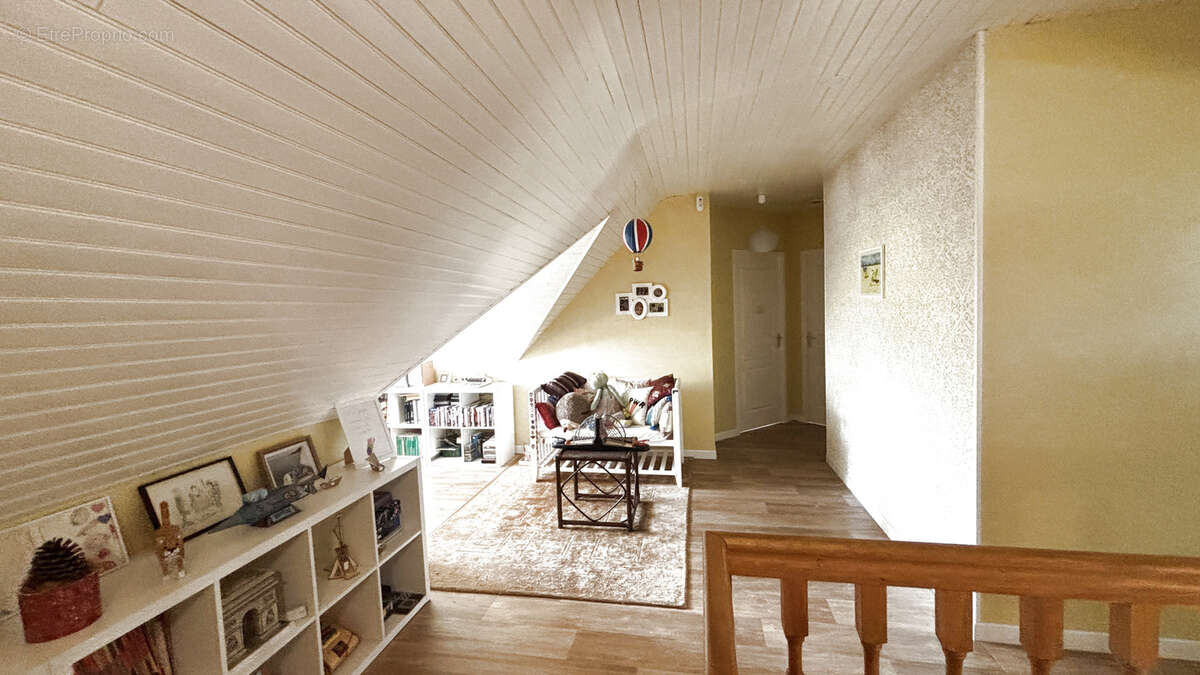 Maison à SAINT-THONAN