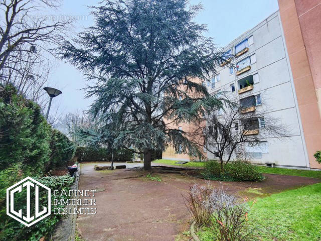 Appartement à CLICHY-SOUS-BOIS