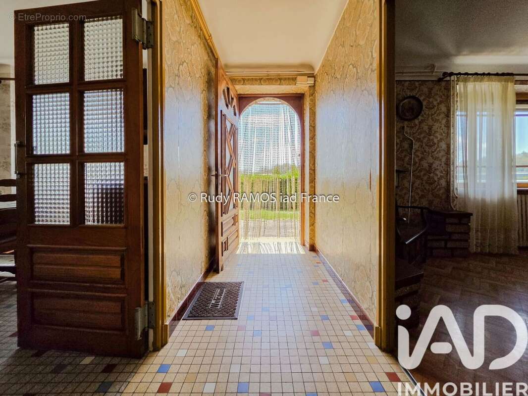 Maison 162 m² à Le Massegros  - photo 8