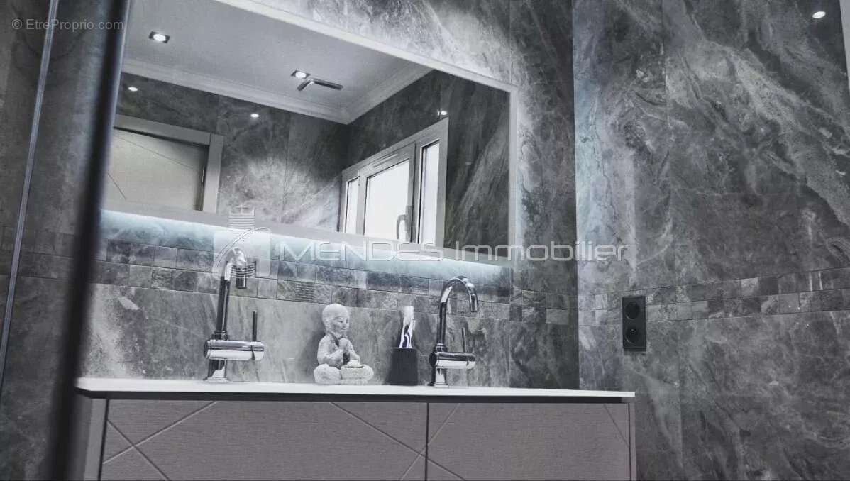 Appartement à ROQUEBRUNE-CAP-MARTIN