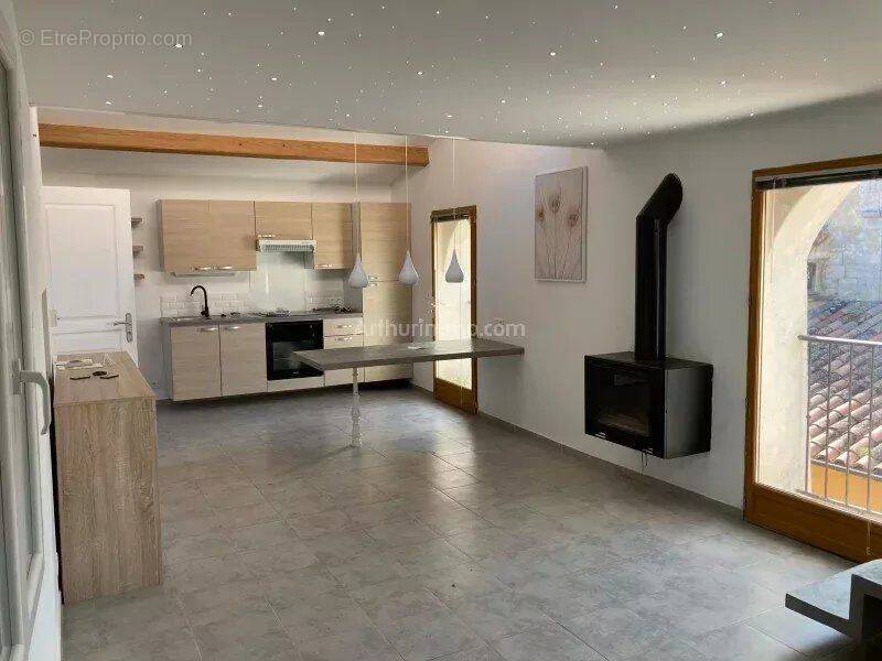 Appartement à SALERNES