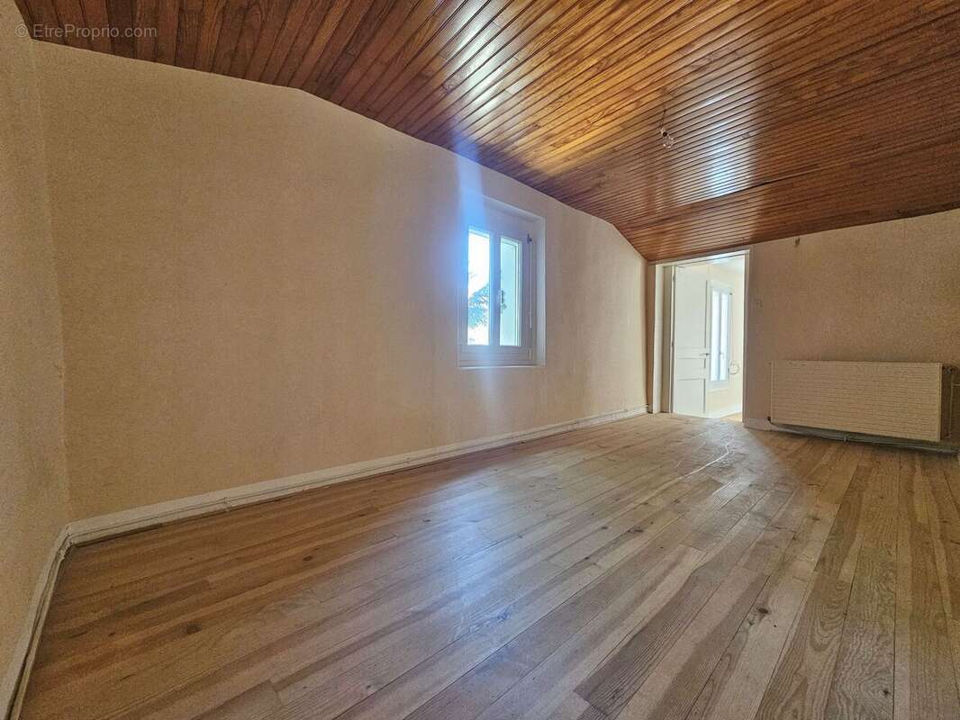 Maison 73 m² à Perigneux  - photo 7