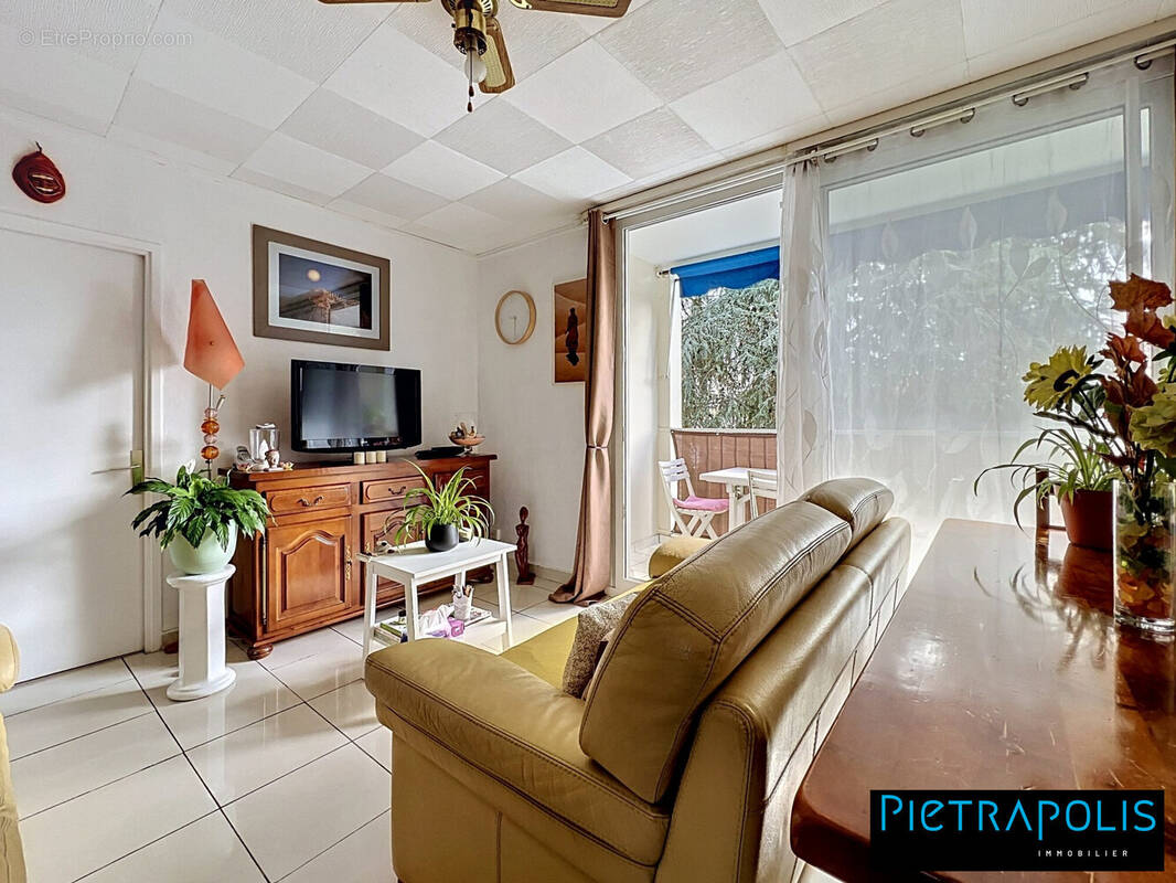 Appartement à PIERRE-BENITE