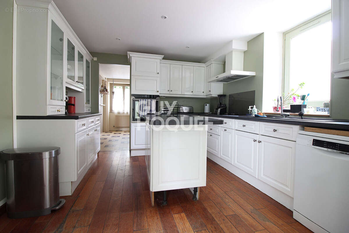 Maison à OZOUER-LE-VOULGIS