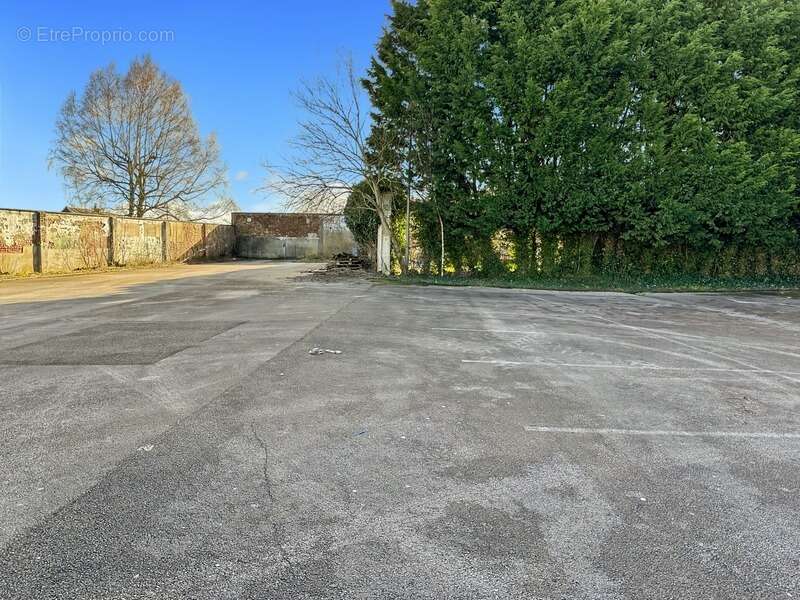 Commerce à FRESSENNEVILLE