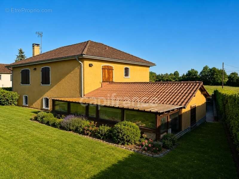 Maison à DOMPIERRE-SUR-VEYLE