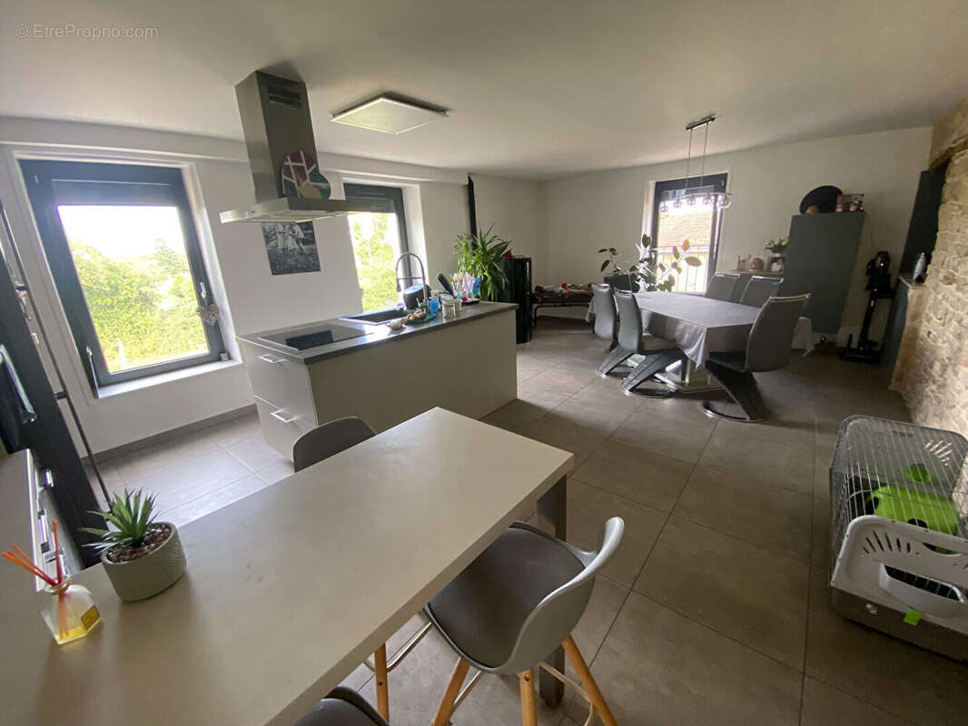 Maison à MONTBELLET