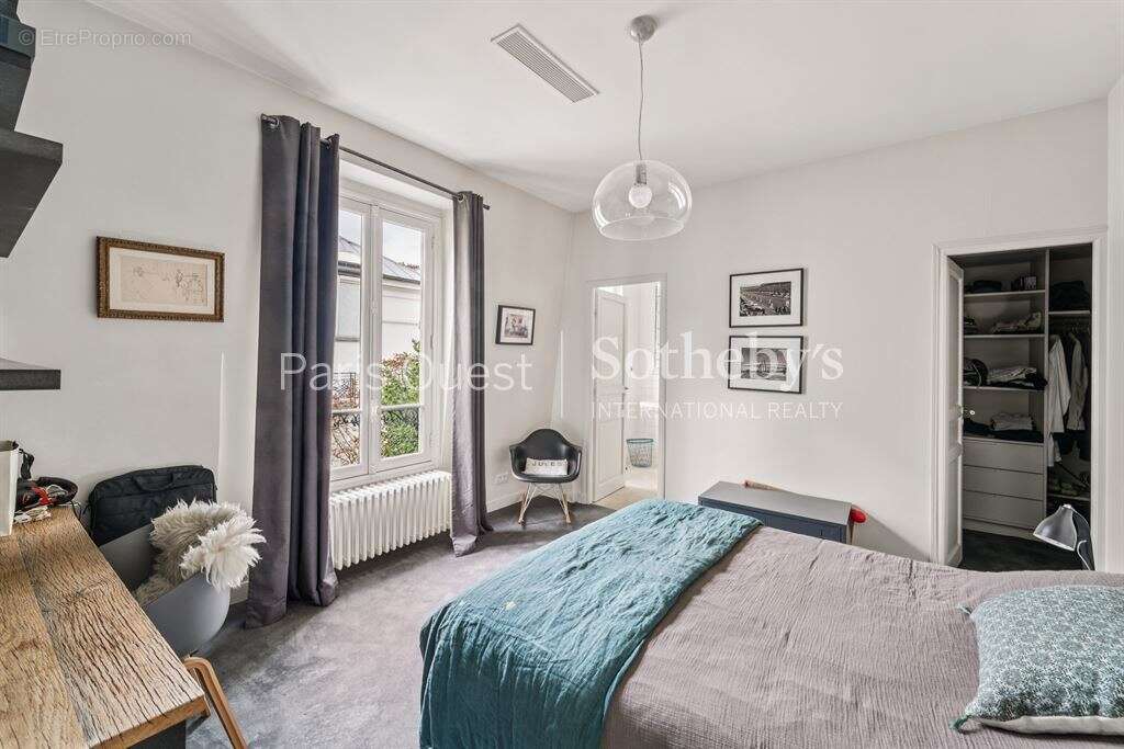 Maison à NEUILLY-SUR-SEINE