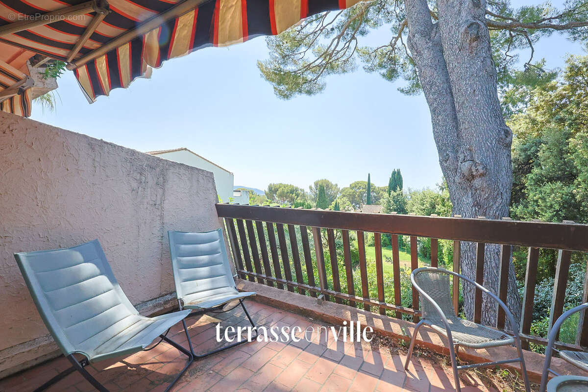Quartier Fontsainte - T2 39m2 - Terrasse vue pinède et mer   Résidence avec piscine - Parking privé - 299 000€ - photo 4