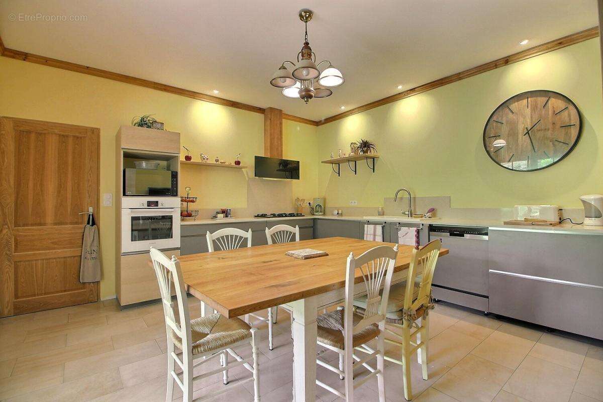 Maison à L'ISLE-SUR-LA-SORGUE