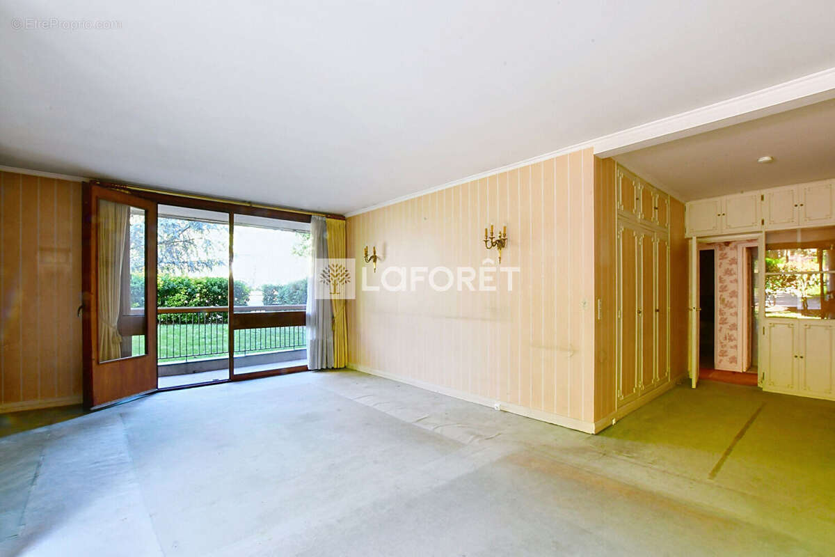 Appartement à LA CELLE-SAINT-CLOUD