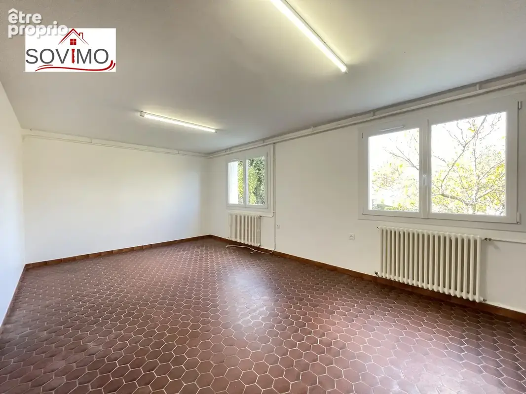 En centre ville, belle maison rénovée avec jardin, garage, et terrasse - photo 18