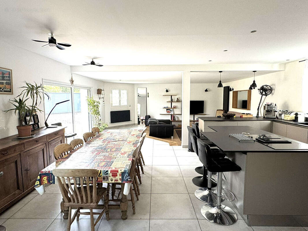 Maison à FEUCHEROLLES