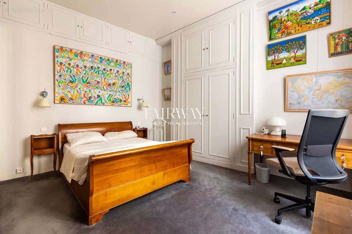 Appartement à PARIS-1E