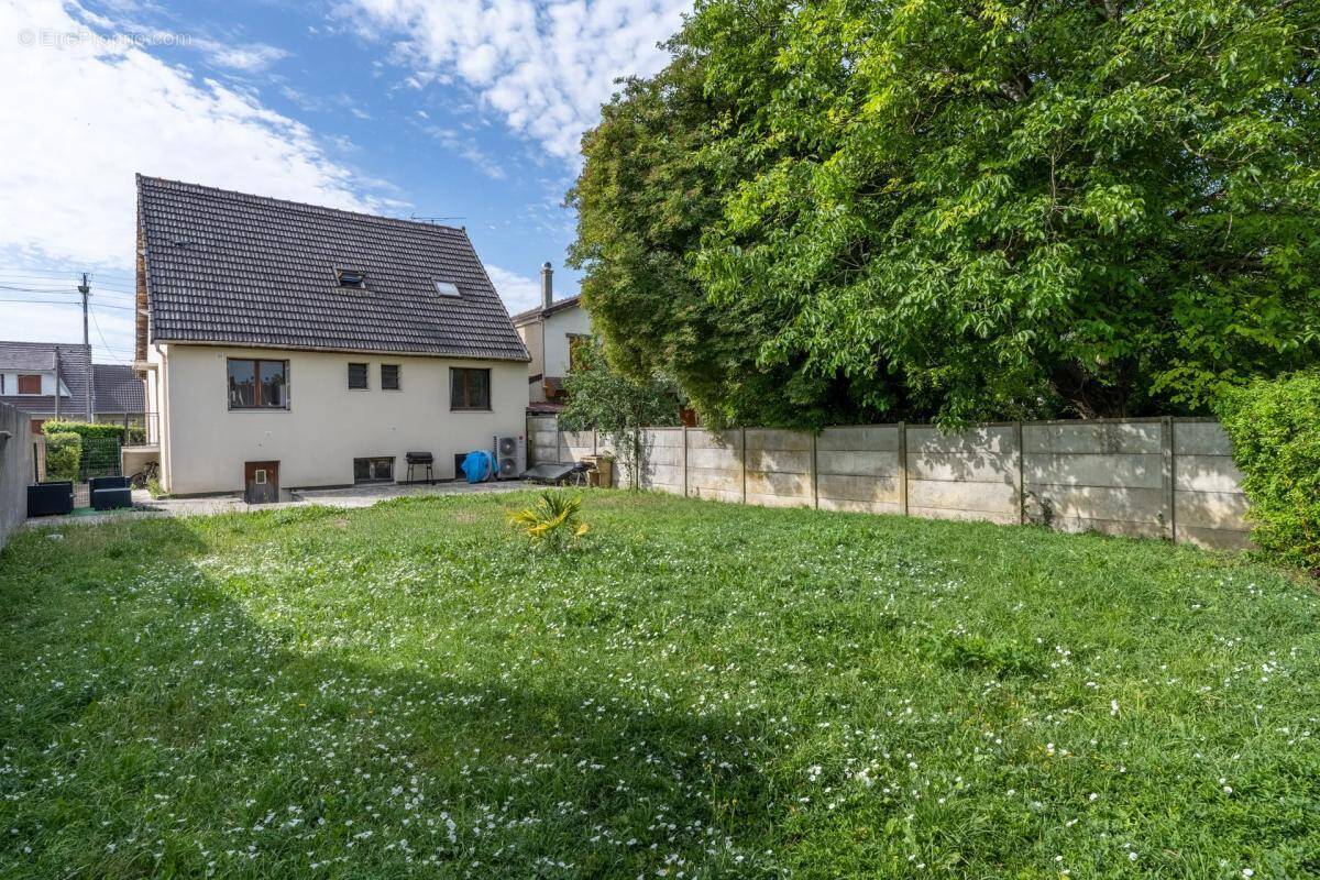 Maison à TREMBLAY-EN-FRANCE