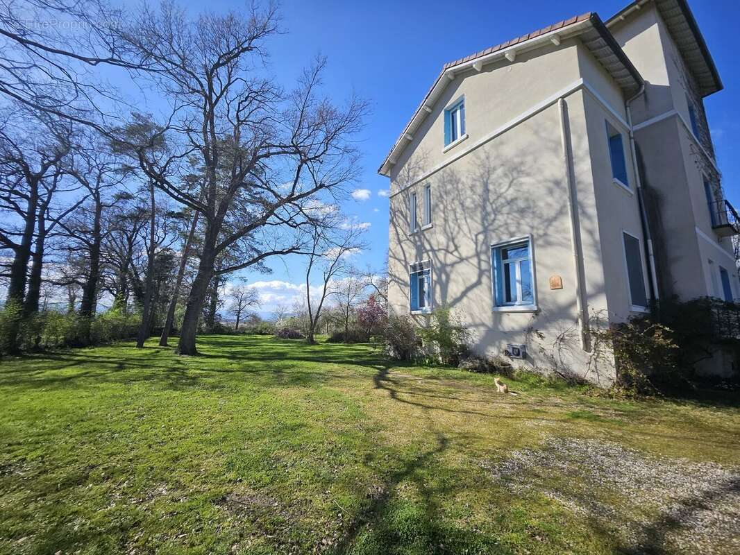 Maison à MONTROND-LES-BAINS