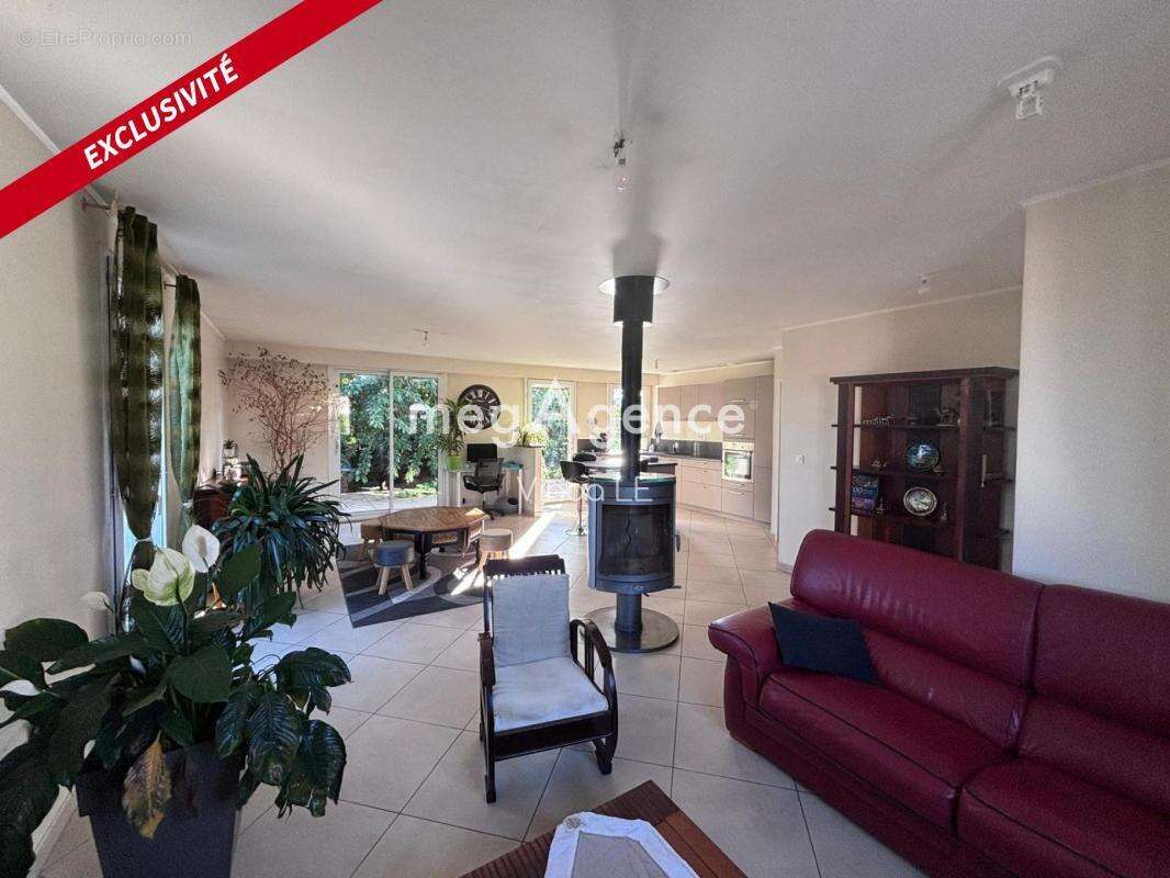 Maison à MAZIERES-EN-MAUGES