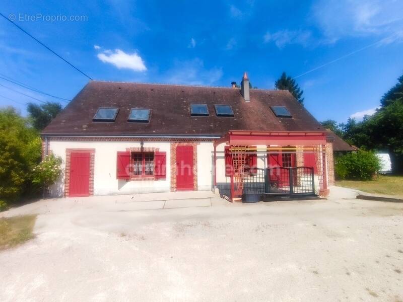 Maison à LA VILLE-AUX-CLERCS