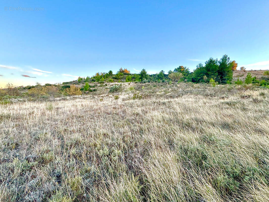 Terrain à VILLEVEYRAC