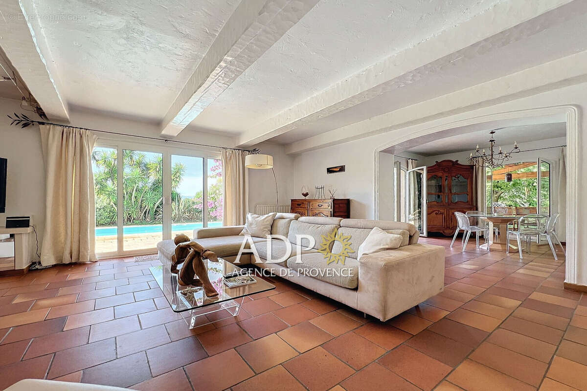 Maison 194 m² à Grasse  - photo 3
