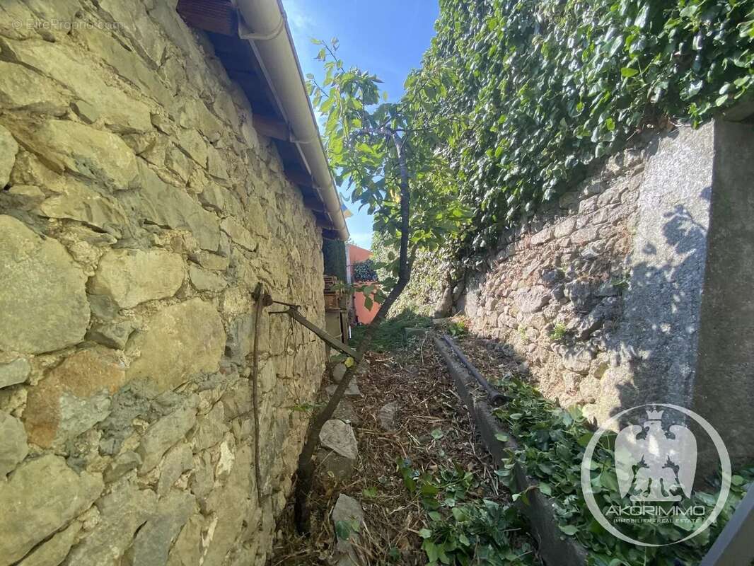 Grange en pierre 2 pièces à Bonson, 45 m², vue nature - photo 5
