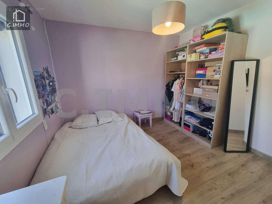 Villa de PP de 150 m2 de type 5 avec bureau, buanderie, piscine et garage - photo 10