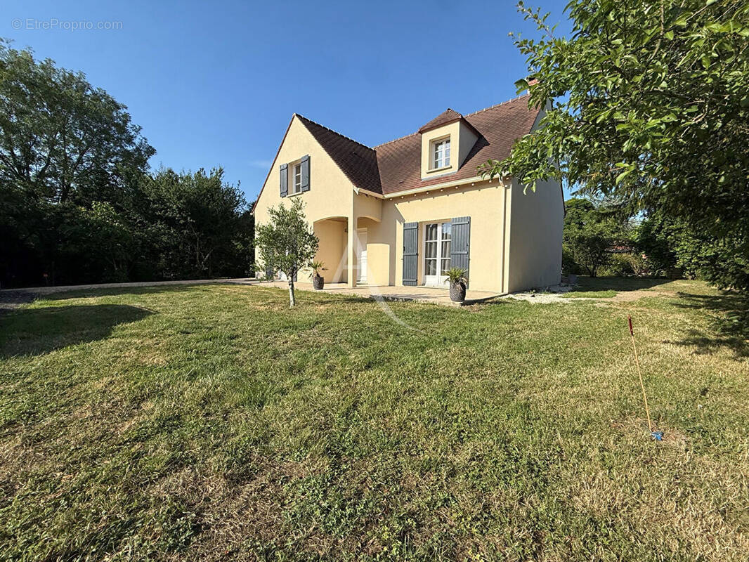 Maison à LE CHATELET-EN-BRIE