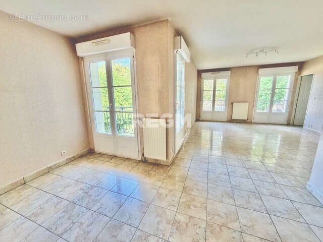 Appartement à SAINT-FARGEAU-PONTHIERRY