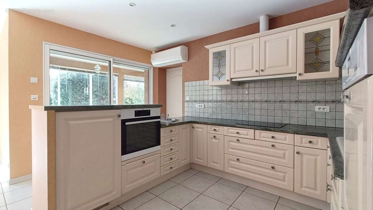 Maison à NEUVILLE-DE-POITOU