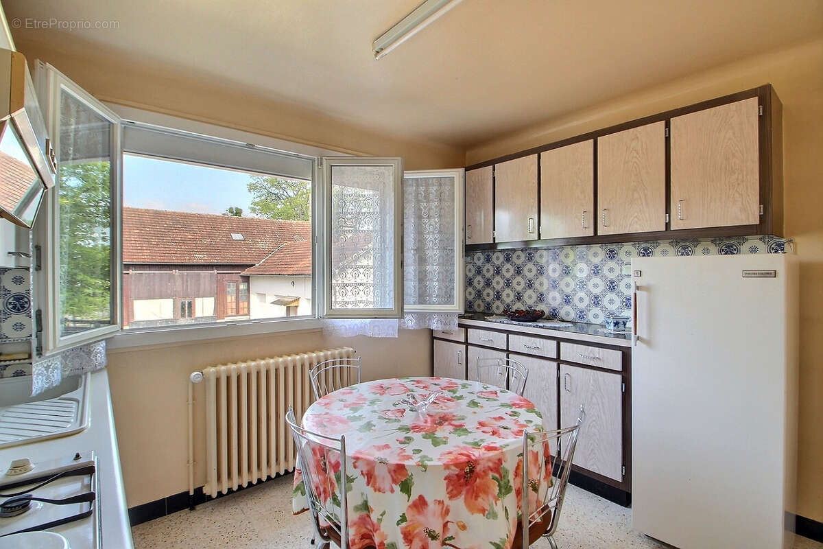 Maison à BRIENON-SUR-ARMANCON